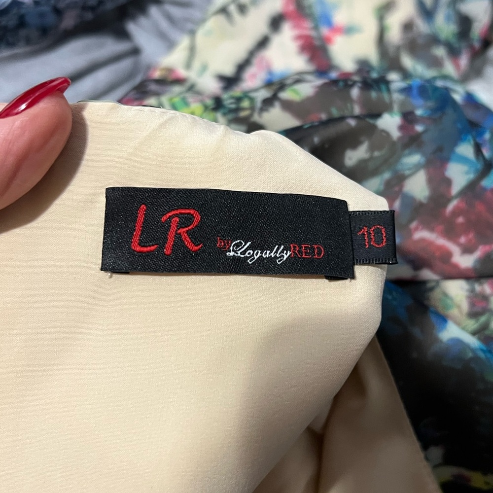 LR By Legally Red Women's Abstract Print Tiered Ruffle Dress Long Sleeve 10 - Picture 4 of 5